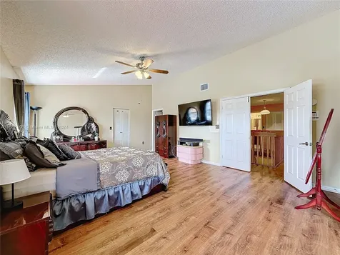7807 NW 187th Terrace Hialeah FL 33015
