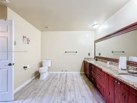 7807 NW 187th Terrace Hialeah FL 33015