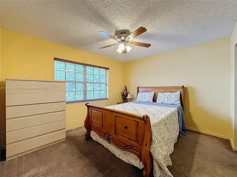 7807 NW 187th Terrace Hialeah FL 33015