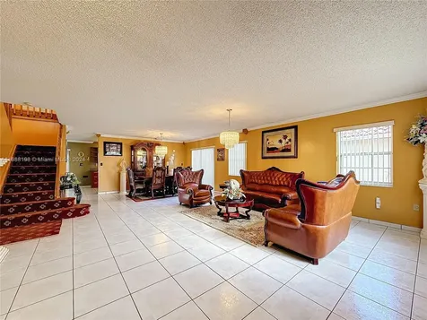 7807 NW 187th Terrace Hialeah FL 33015