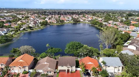 7807 NW 187th Terrace Hialeah FL 33015