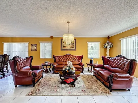 7807 NW 187th Terrace Hialeah FL 33015