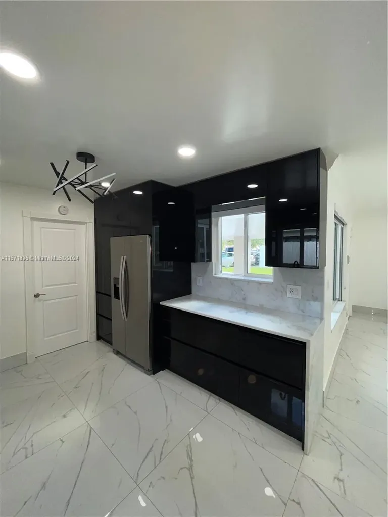 6750 Cleveland Street Hollywood FL 33024