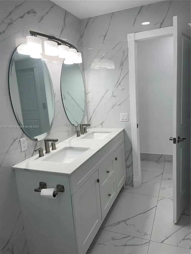 6750 Cleveland Street Hollywood FL 33024