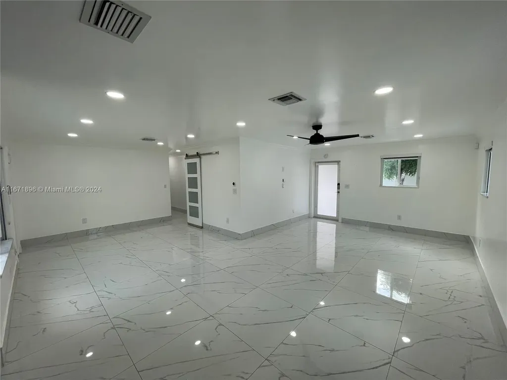 6750 Cleveland Street Hollywood FL 33024