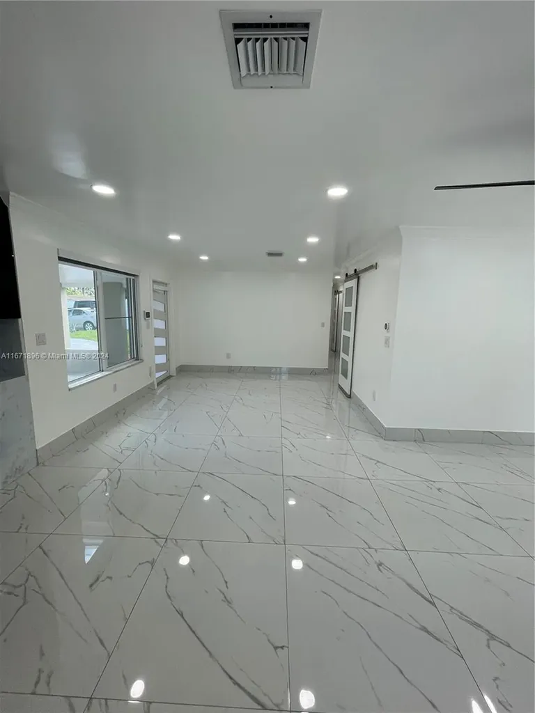 6750 Cleveland Street Hollywood FL 33024