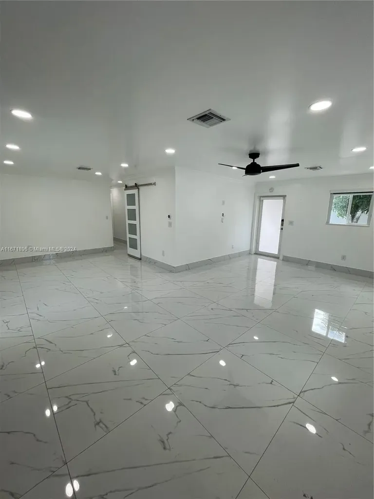 6750 Cleveland Street Hollywood FL 33024