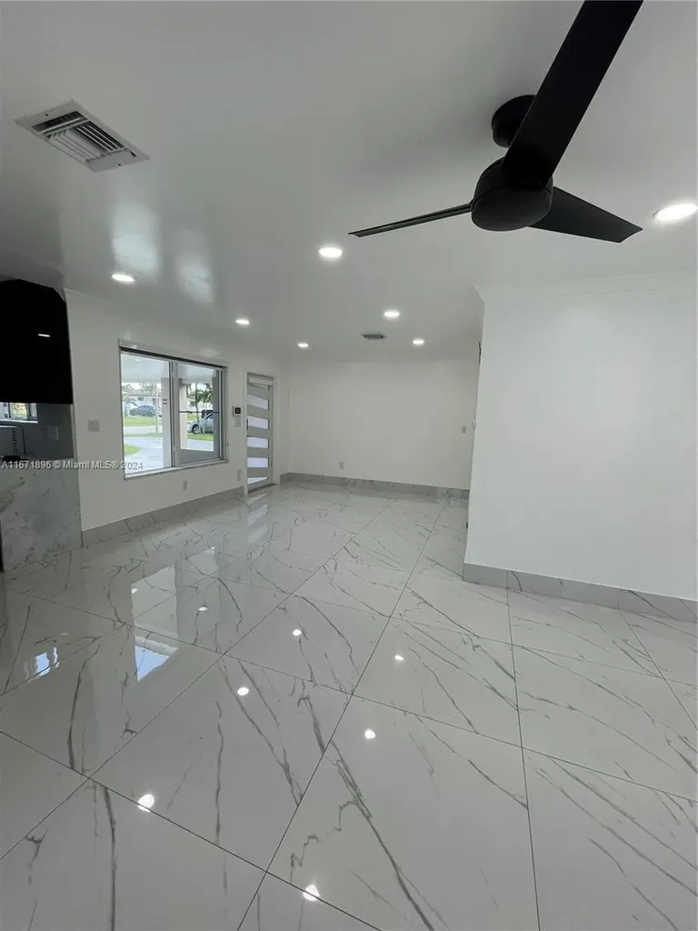 6750 Cleveland Street Hollywood FL 33024