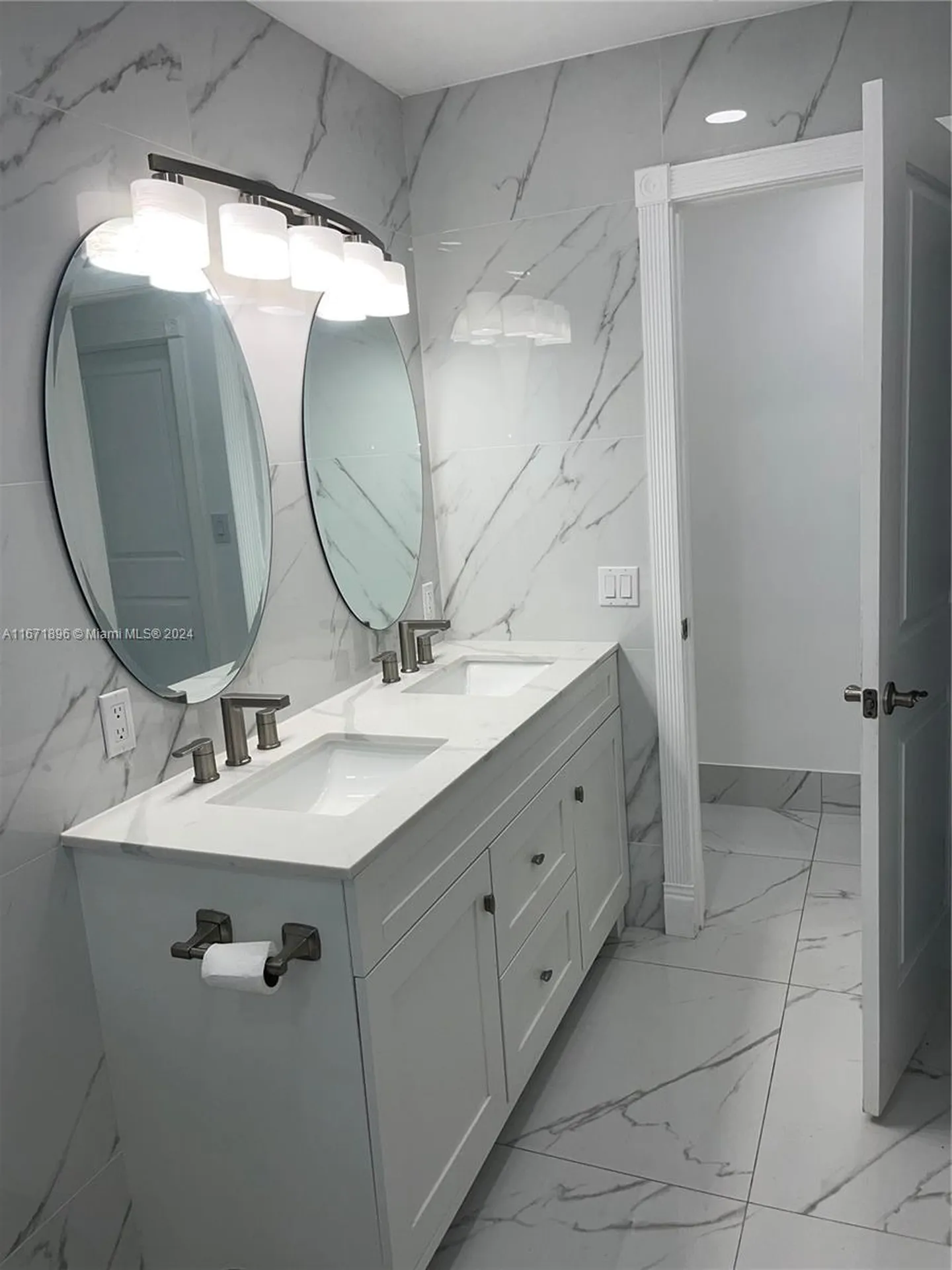 6750 Cleveland Street Hollywood FL 33024