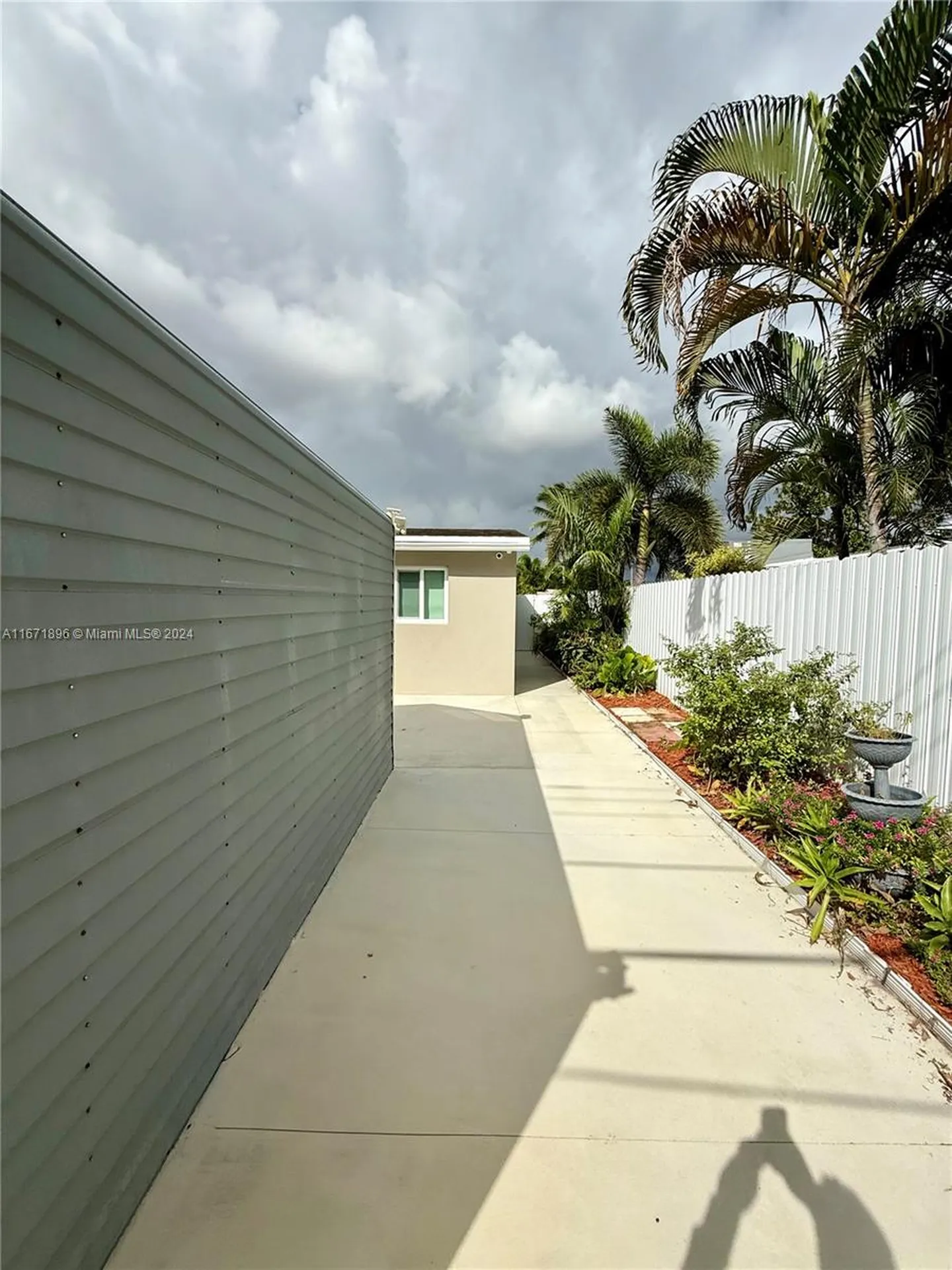 6750 Cleveland Street Hollywood FL 33024