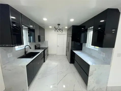 6750 Cleveland Street Hollywood FL 33024