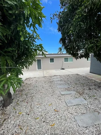 6750 Cleveland Street Hollywood FL 33024