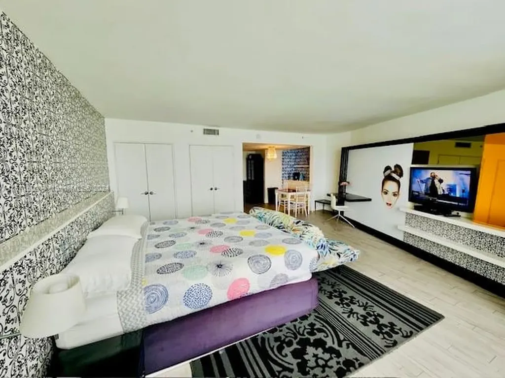 1100 West Avenue Miami Beach FL 33139