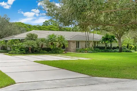 10955 SW 69th Court Pinecrest FL 33156