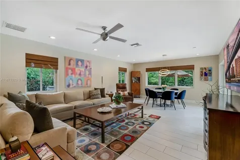 10955 SW 69th Court Pinecrest FL 33156