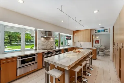 10955 SW 69th Court Pinecrest FL 33156