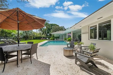 10955 SW 69th Court Pinecrest FL 33156