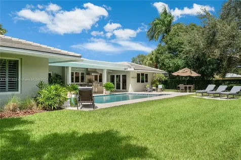 10955 SW 69th Court Pinecrest FL 33156