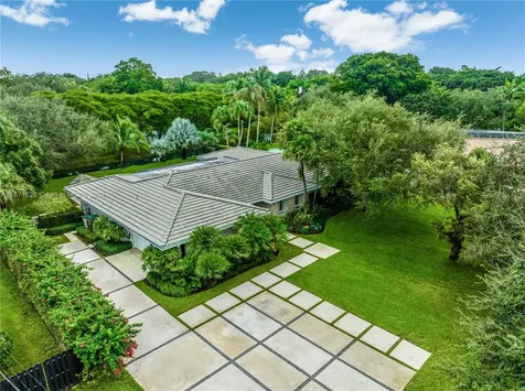 10955 SW 69th Court Pinecrest FL 33156