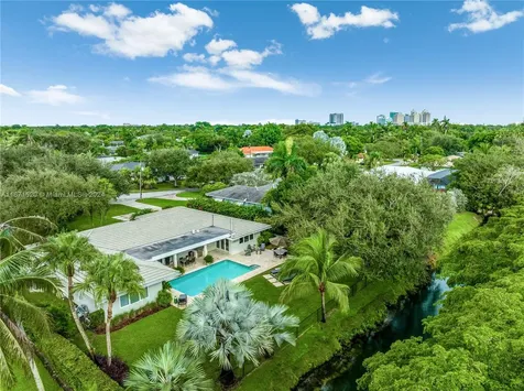 10955 SW 69th Court Pinecrest FL 33156