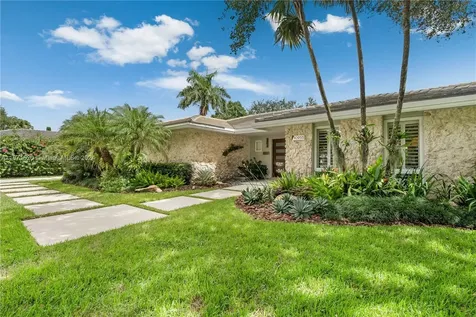 10955 SW 69th Court Pinecrest FL 33156