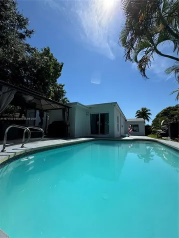 1829 NE 176th Street North Miami Beach FL 33162