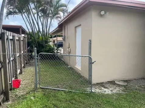 10045 SW 171st Street Miami FL 33157