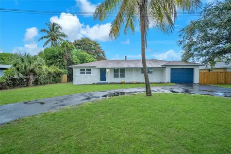 5401 Lakeshore Drive Mangonia Park FL 33407