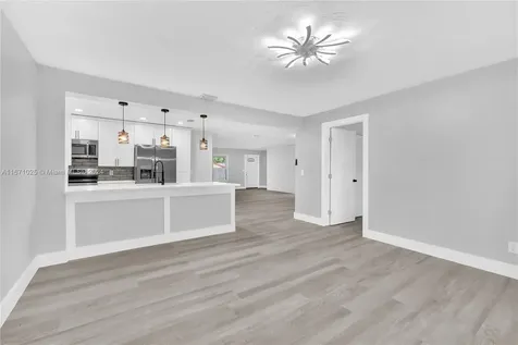 5401 Lakeshore Drive Mangonia Park FL 33407