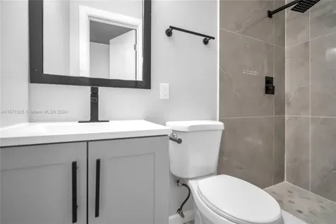 5401 Lakeshore Drive Mangonia Park FL 33407