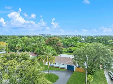 5401 Lakeshore Drive Mangonia Park FL 33407