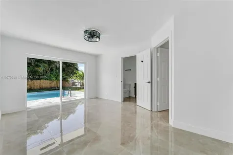 640 SE 5th Court Pompano Beach FL 33060