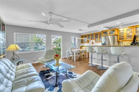 156 E Grantham E Deerfield Beach FL 33442