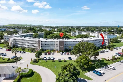 156 E Grantham E Deerfield Beach FL 33442
