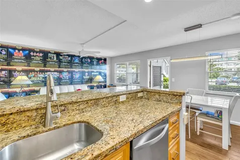 156 E Grantham E Deerfield Beach FL 33442