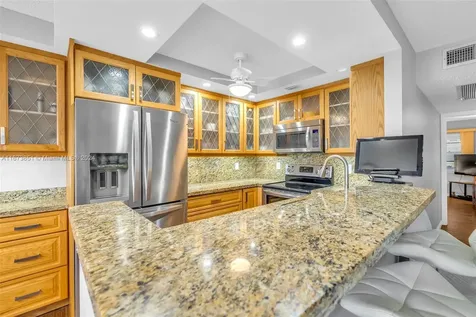 156 E Grantham E Deerfield Beach FL 33442