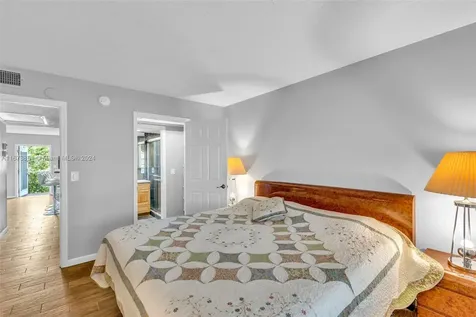 156 E Grantham E Deerfield Beach FL 33442