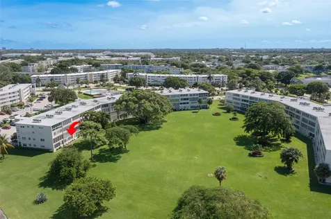 156 E Grantham E Deerfield Beach FL 33442
