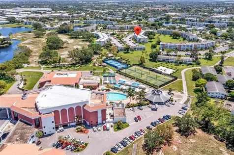 156 E Grantham E Deerfield Beach FL 33442