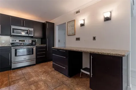 18071 Biscayne Boulevard Aventura FL 33160