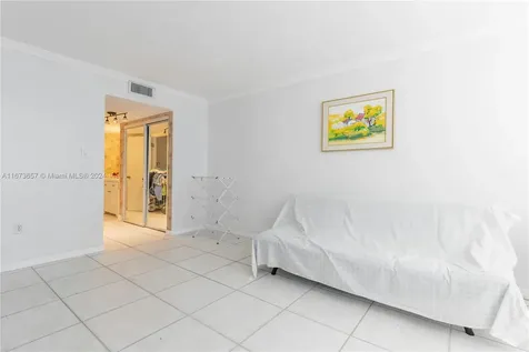 18071 Biscayne Boulevard Aventura FL 33160