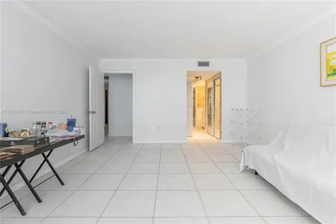 18071 Biscayne Boulevard Aventura FL 33160