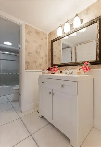 18071 Biscayne Boulevard Aventura FL 33160