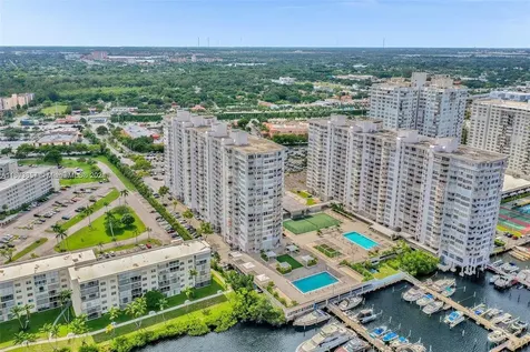 18071 Biscayne Boulevard Aventura FL 33160