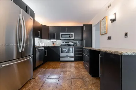 18071 Biscayne Boulevard Aventura FL 33160