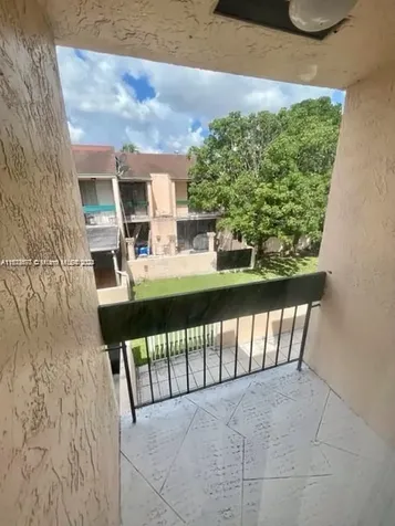 9173 Fontainebleau Boulevard Miami FL 33172