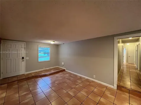 5013 SW 90th Terrace Cooper City FL 33328
