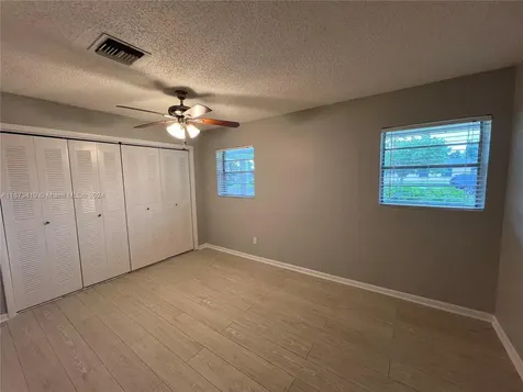 5013 SW 90th Terrace Cooper City FL 33328