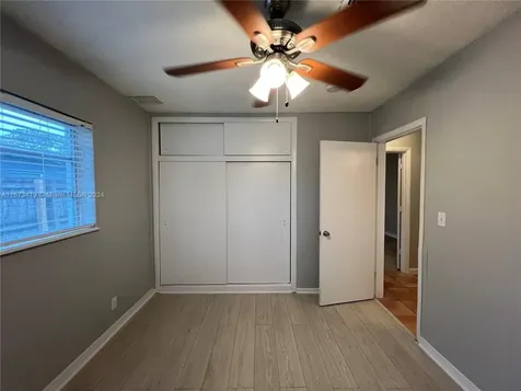5013 SW 90th Terrace Cooper City FL 33328