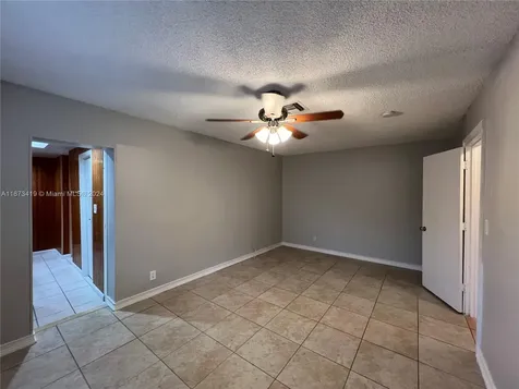 5013 SW 90th Terrace Cooper City FL 33328